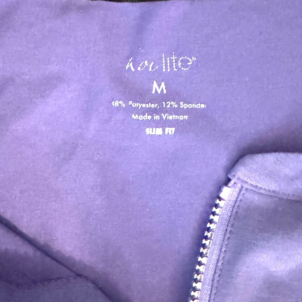 Women’s Scrub Top and Bottom - Picture 3 of 3